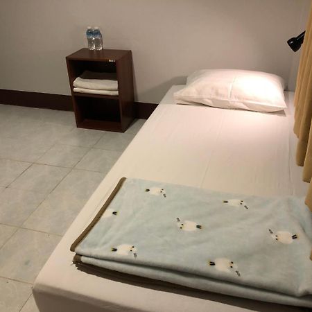 Pama Guesthouse Chiang Mai Esterno foto