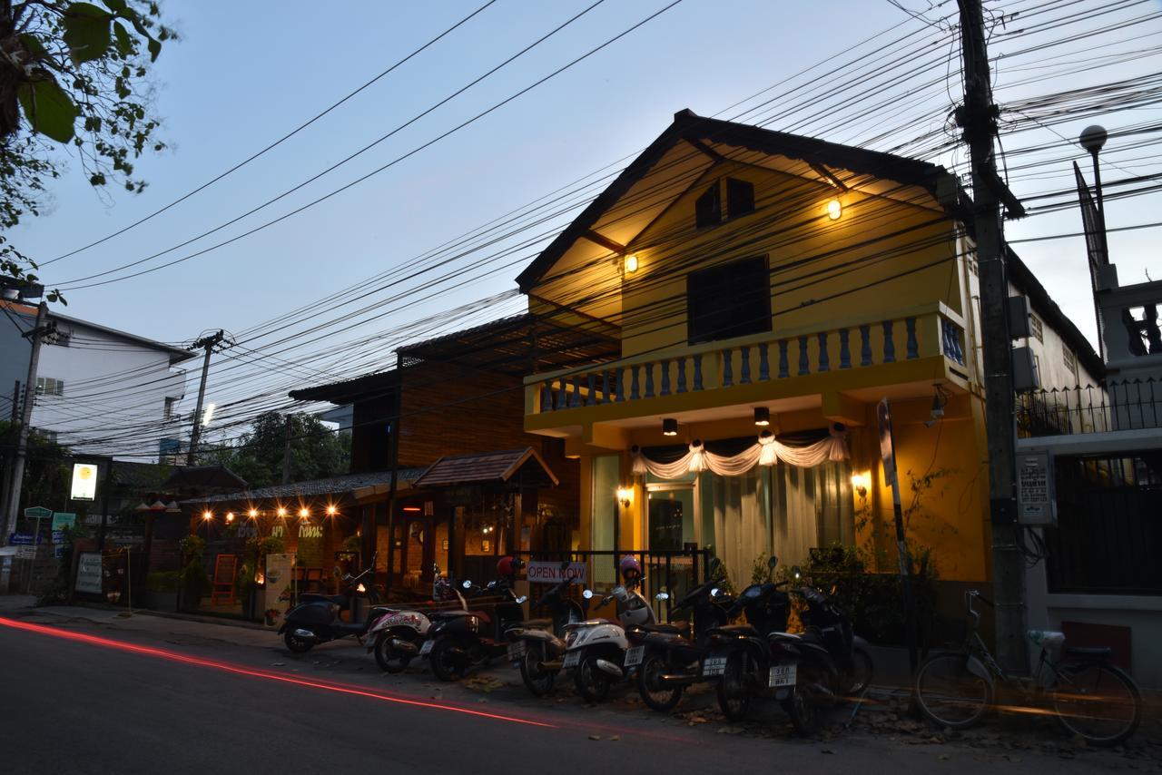 Pama Guesthouse Chiang Mai Esterno foto